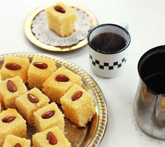 Basboussa gâteau de semoule au sirop un délice maghrébin