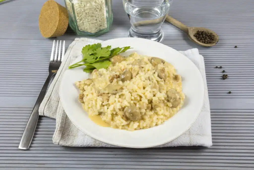 Risotto au poulet et champignons