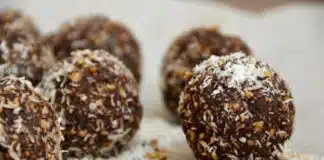 Boules d'énergie sans cuisson aux dattes et cacao au thermomix