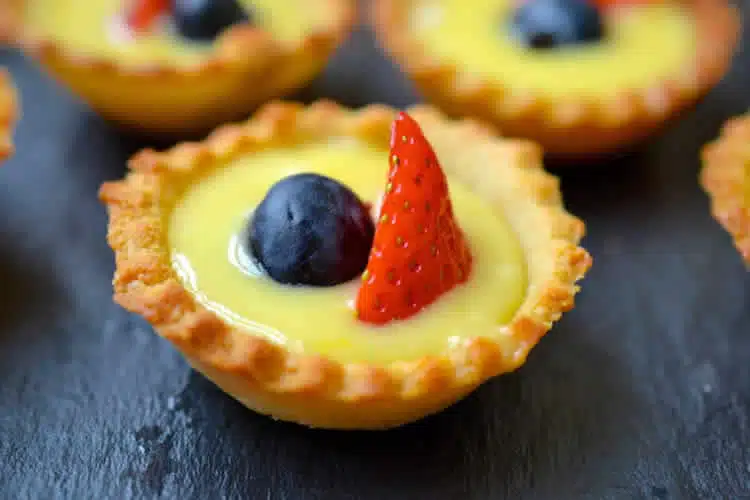 Tartelettes au citron et fruits rouges