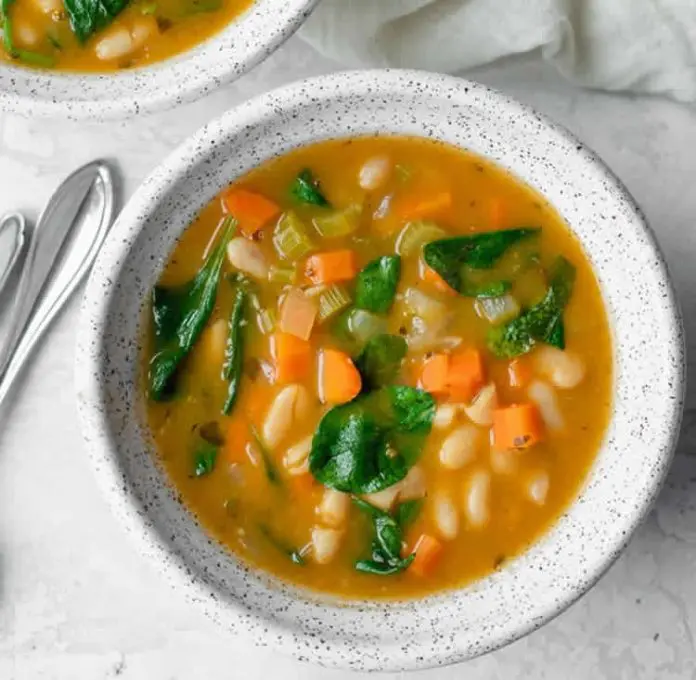 Soupe aux haricots blancs