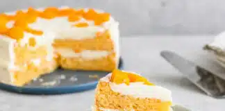 Gâteau à la crème et à la mangue