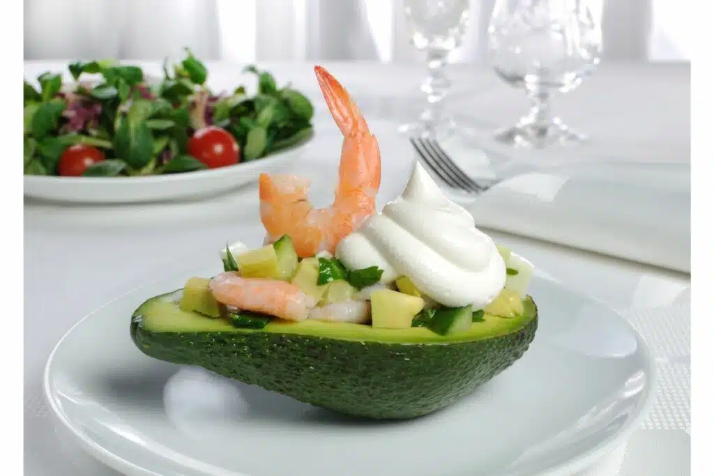 apéritif aux crevettes et à l'avocat