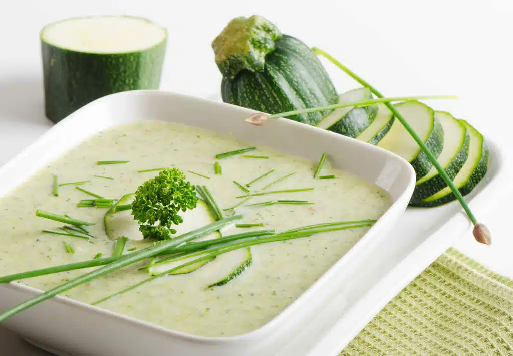 Soupe froide de courgettes