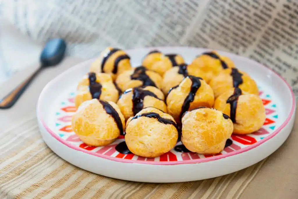 Profiteroles à la sauce chocolat