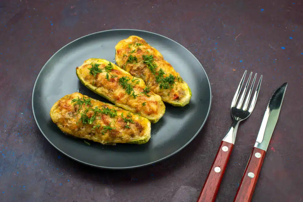 Courgettes farcies aux aubergines au four