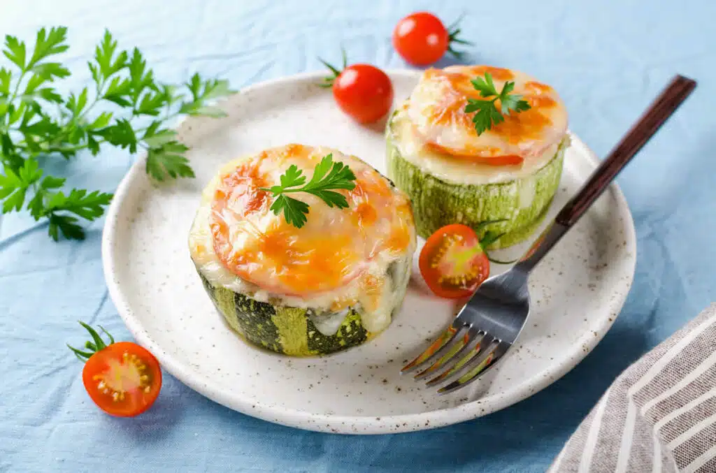 Courgettes farcies à la viande hachée et tomates