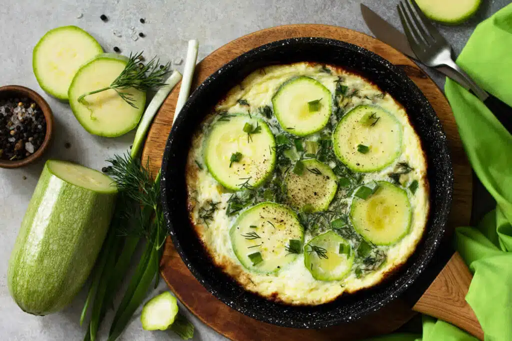 Omelette aux courgettes et herbes