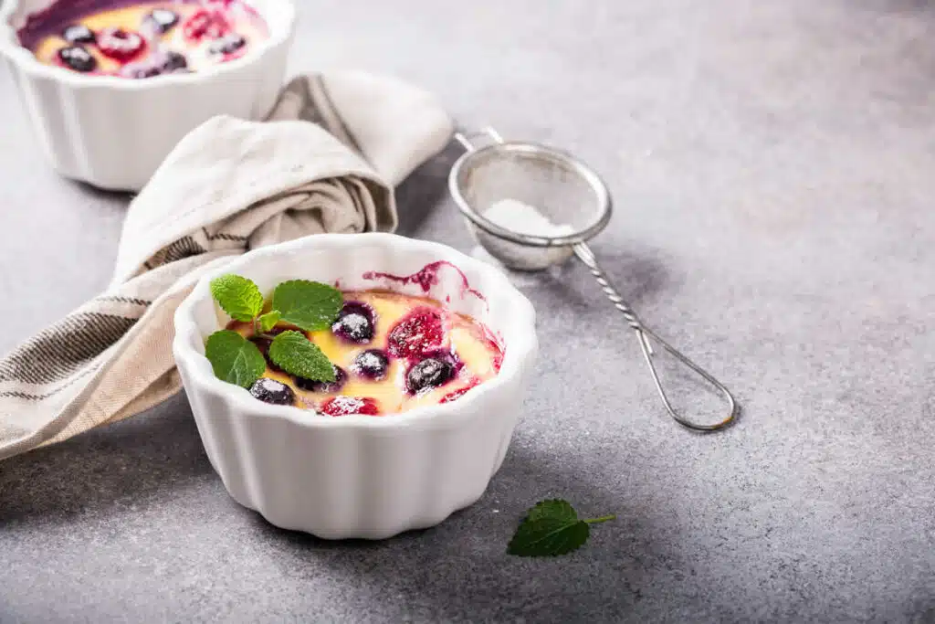 Clafoutis cerises et framboises individuels