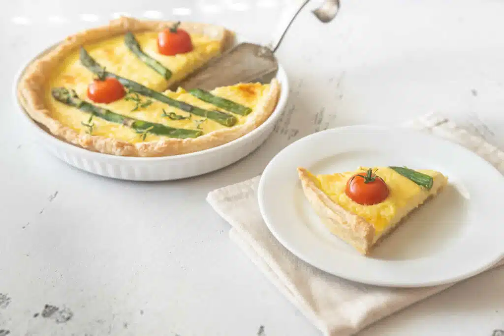 Quiche aux asperges et tomates cerises