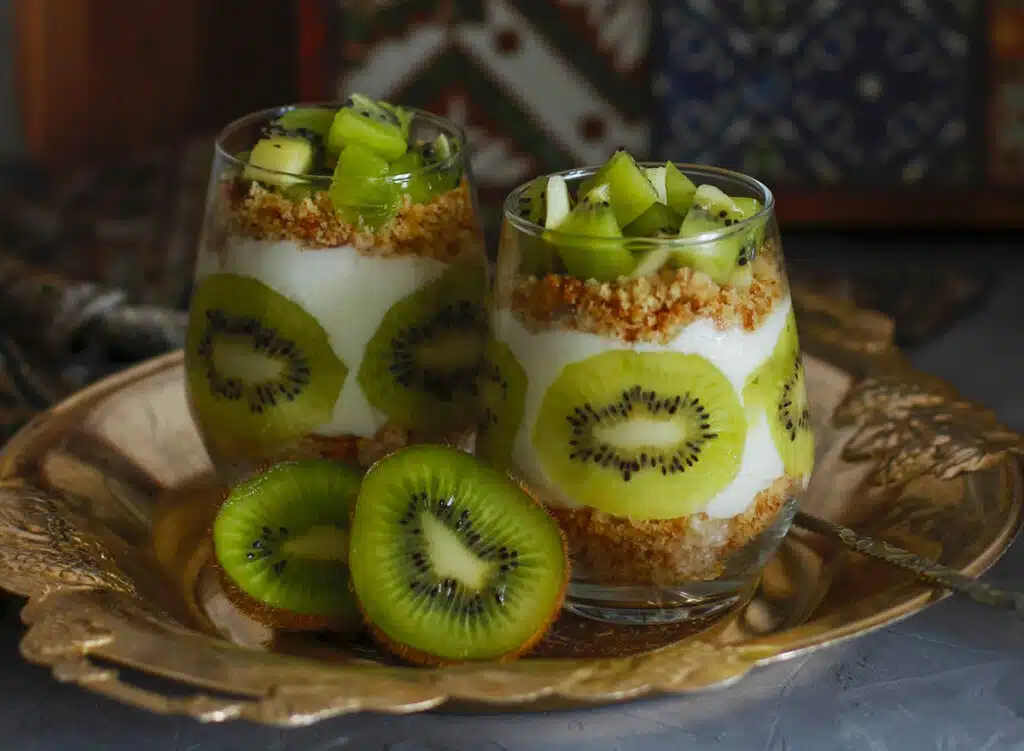 Verrines de kiwis, mascarpone et crumble