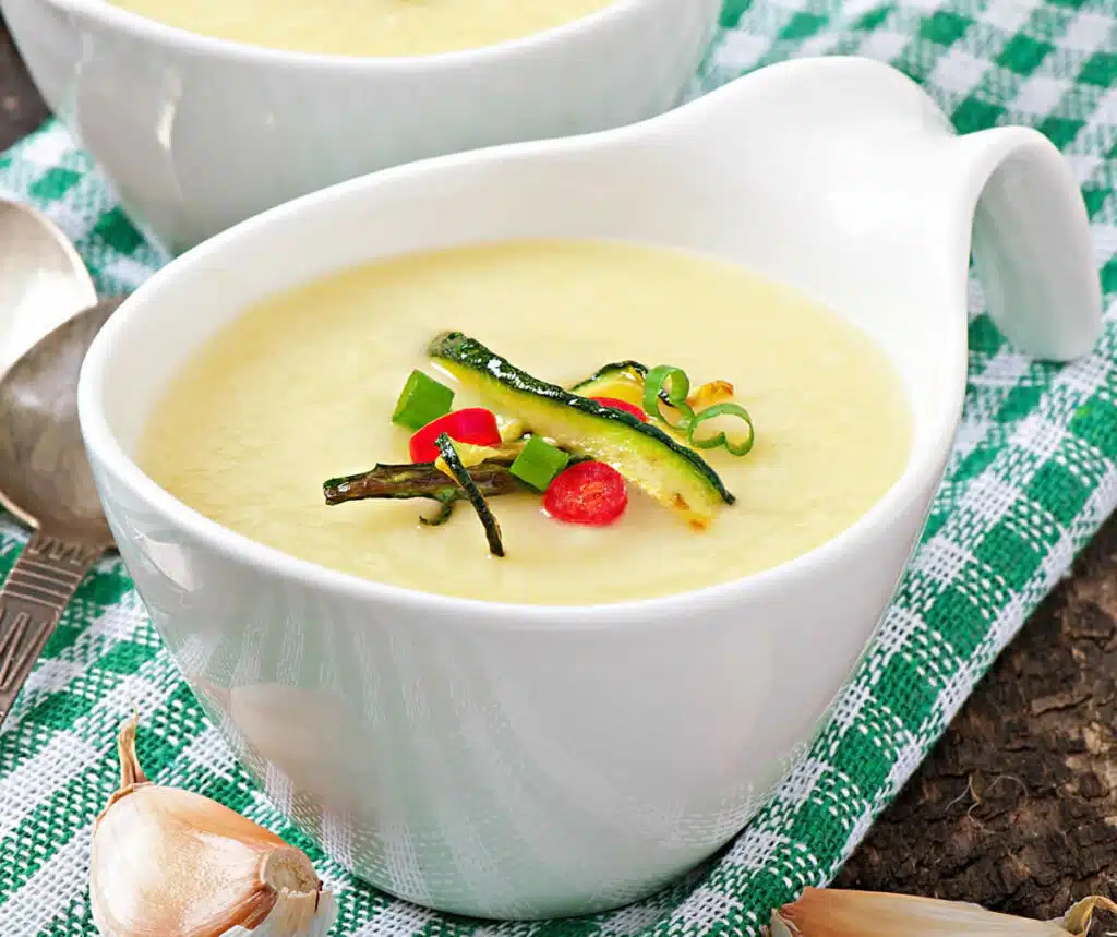 Comment faire la soupe de courgettes à la crème fraîche