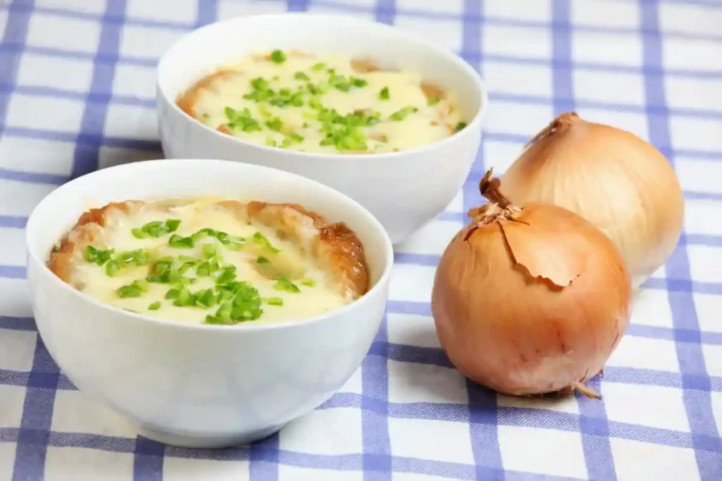 soupe à l'oignon gratinée