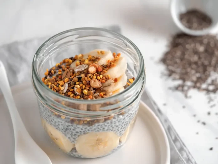 Pudding banane chia granola