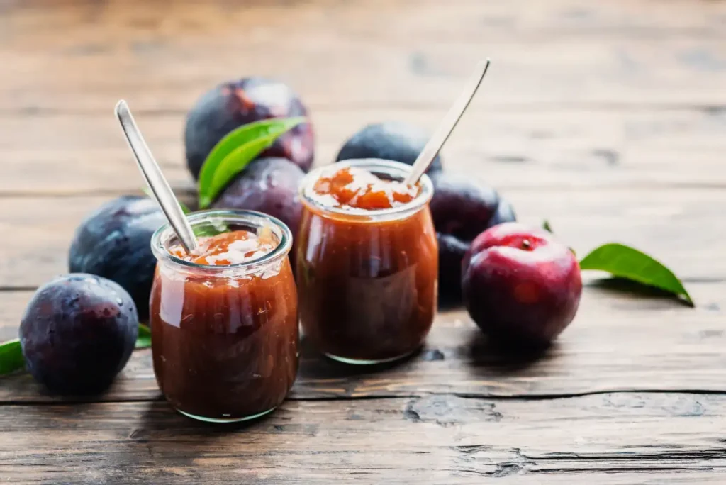 Confiture de prunes rouges