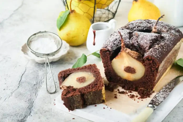 Gâteau chocolat avec poires cuites l’intérieur