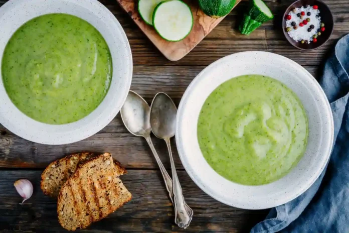 Purée légumes verts courgettes crème