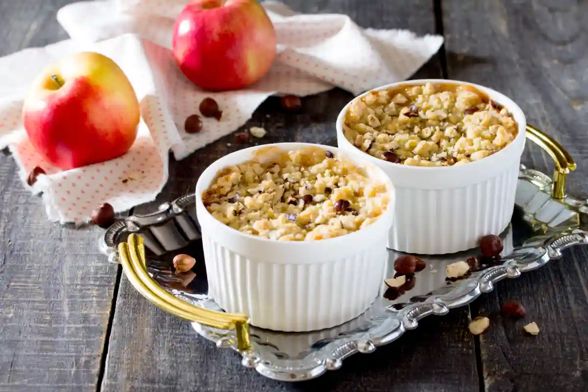 Ramequin crumble aux pommes et aux noix