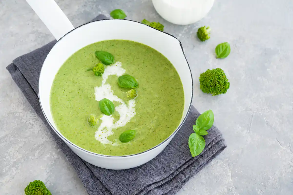 velouté de brocolis au basilic