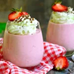 mousse aux fraises et crème liquide