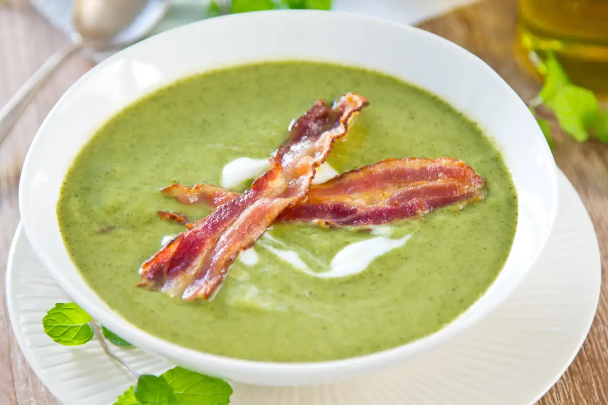 Soupe aux petits pois menthe et céleri