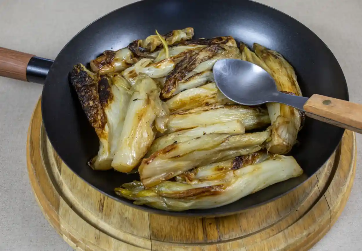 Endives braisées à la poêle