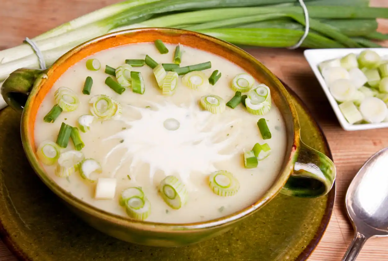 Velouté de poireaux pommes de terre et oignons